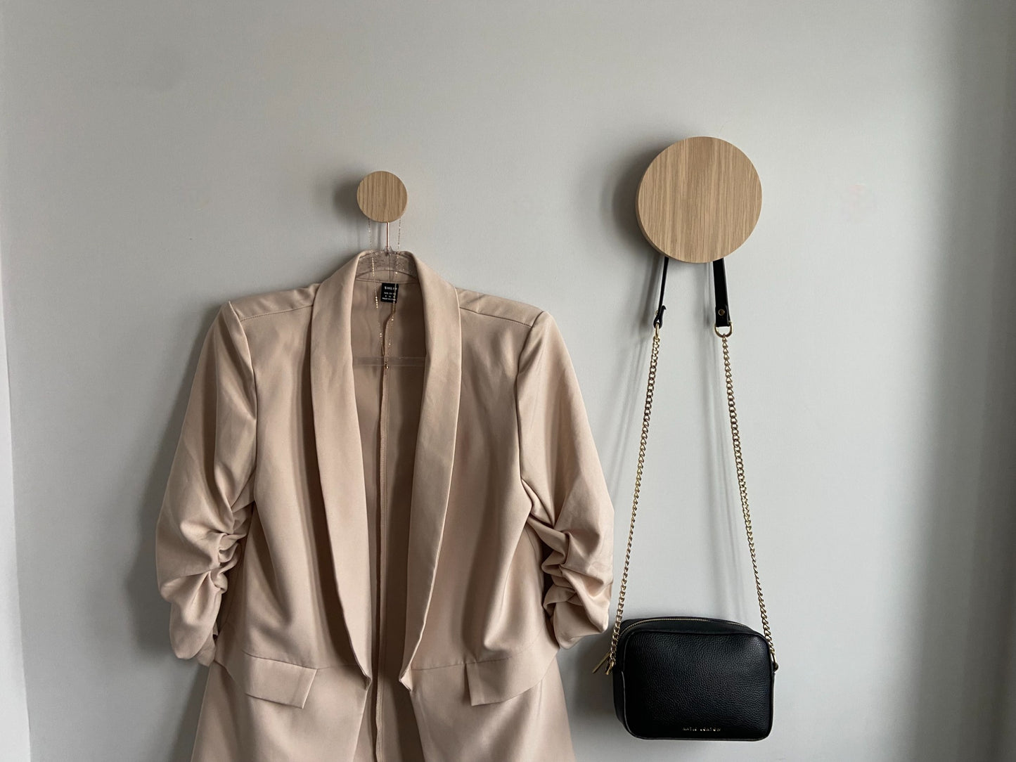 Round oak hooks / Circle coat pegs / Decorative wall hanger