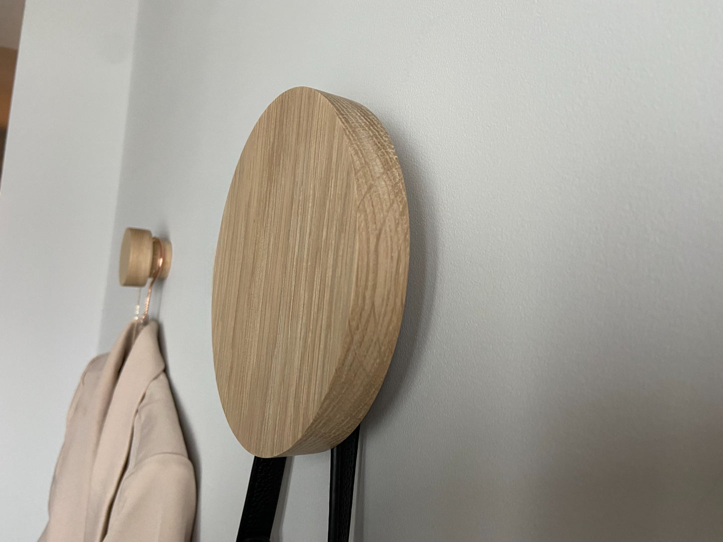Round oak hooks / Circle coat pegs / Decorative wall hanger